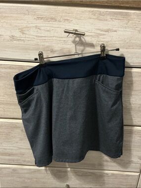 WOmens Adidas Navy Athletic Skort.  Golf and pickleball ready!